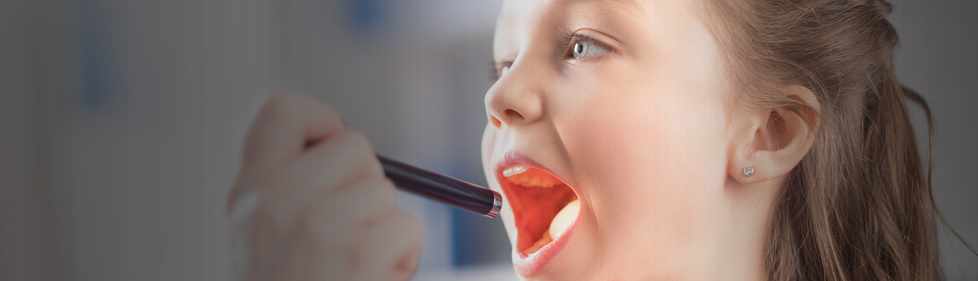 Slajd 1 - badanie jamy ustnej